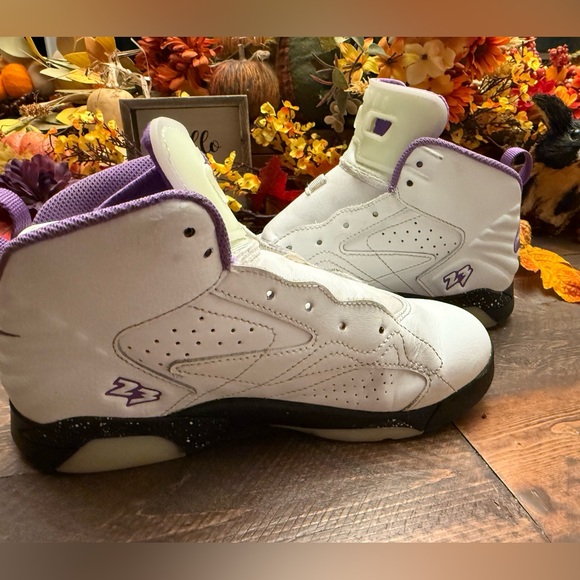 Jordan Other - Jordan Jumpman MVP in the Summit White/Black Raspberry 3Y